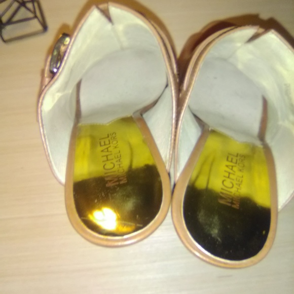 Michael Kors Pumps - Picture 7 of 7